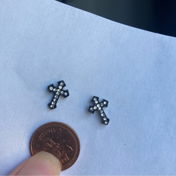 Rhinestone cross earrings - Picture 2 of 6